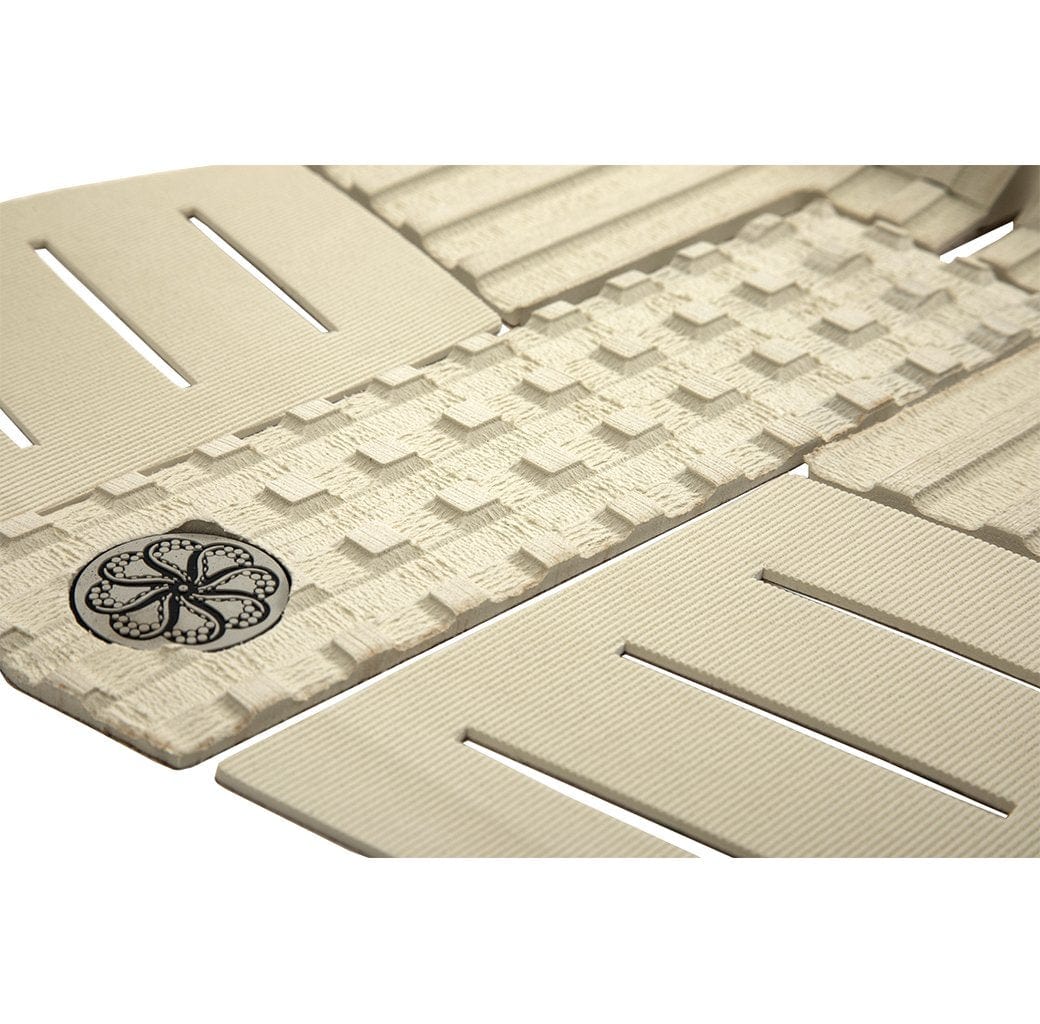 Dion Agius III - Cream - Octopus